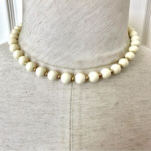 Monet vintage  cream and gold tone beaded necklace